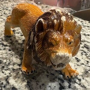 Vintage 1998 Heavy Plastic Toy Lion Figure 3.75" Tall 8" Long
